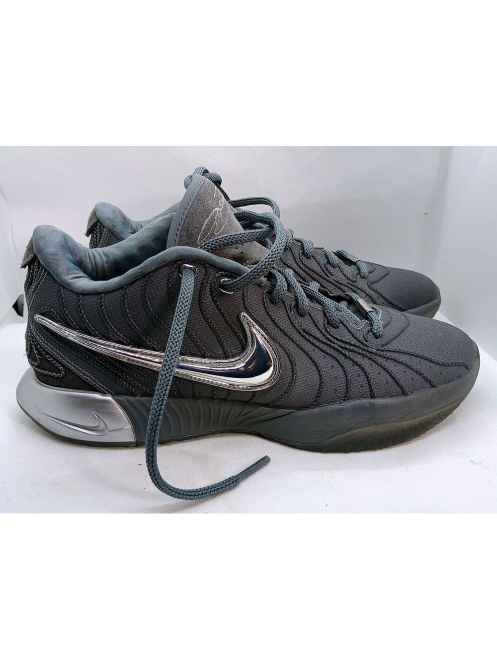Nike LeBron 21 Resilience HF5353001 Size 10 Men Tennis Shoes Athletic Gym Gray